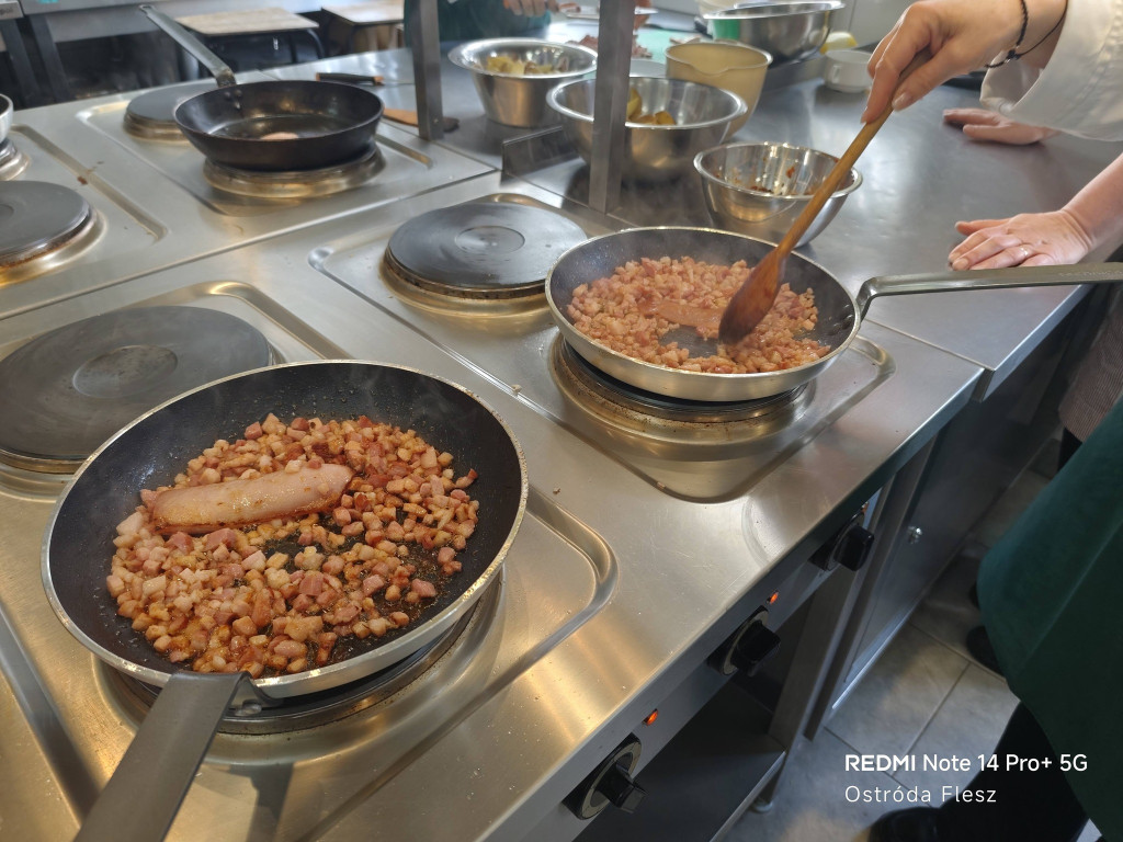 Bałkańskie smaki w szkolnej kuchni w Rolniku