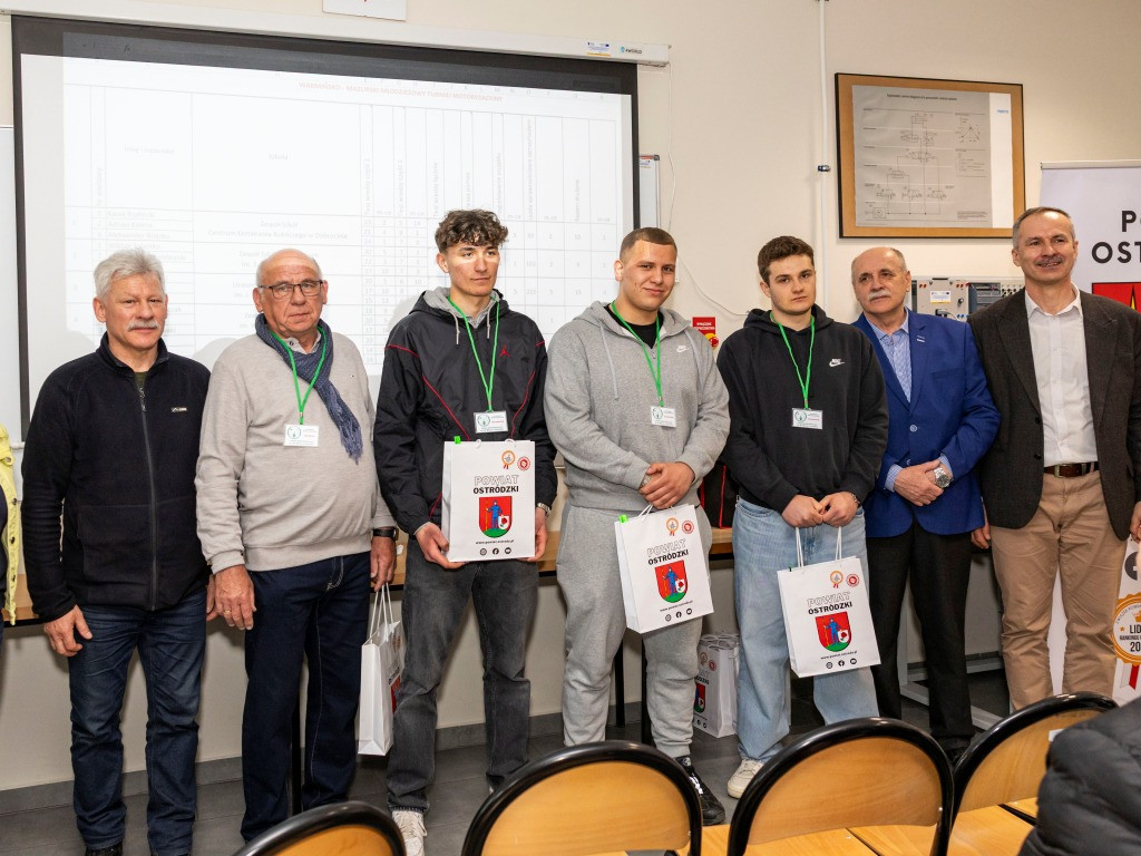 Uczniowie z Rolnika najlepsi w powiecie w Turnieju