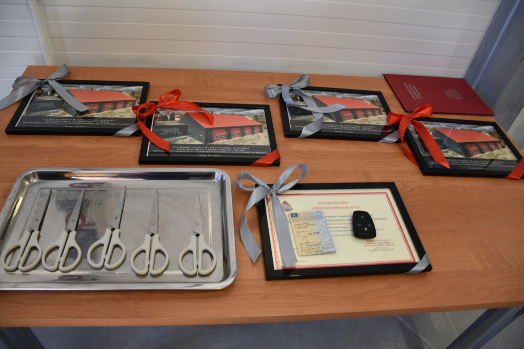 Morąg: Nowa hala i samochody dla strażaków z KP PSP