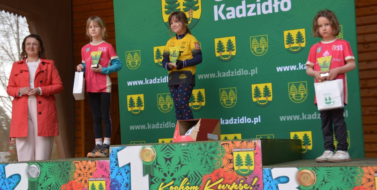 Młodzi kolarze z Ostródy błyszczą w Kadzidle