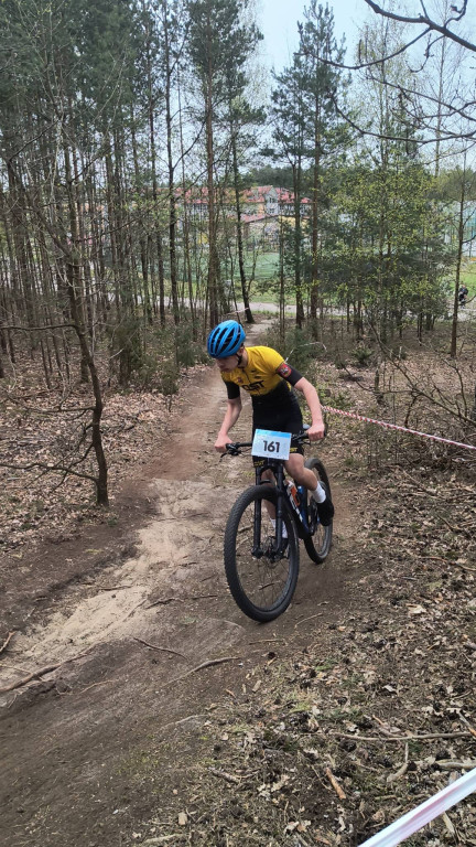 Młodzi kolarze z Ostródy błyszczą w Kadzidle