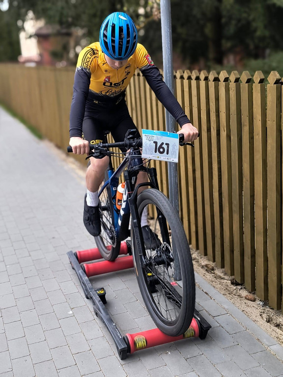 Młodzi kolarze z Ostródy błyszczą w Kadzidle