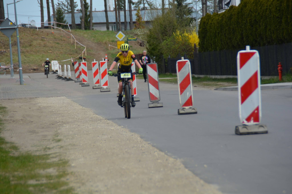 Młodzi kolarze z Ostródy błyszczą w Kadzidle