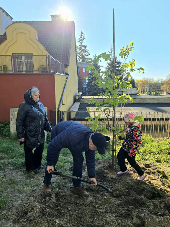 Ostróda uczciła Łukasza Litewkę w Ogrodzie Różanym