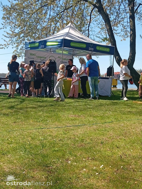 Pchli Targ nad jeziorem przyciągnął tłumy