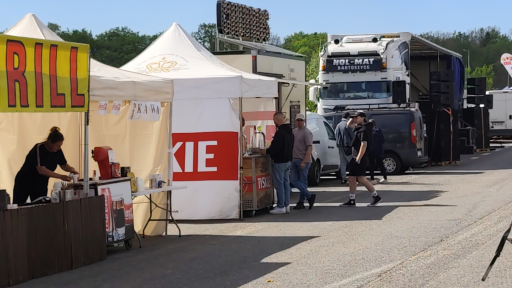 Wyścigi samochodowych wraków wróciły!