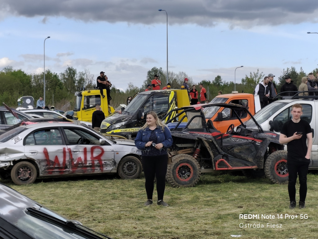 Wyścigi samochodowych wraków wróciły!