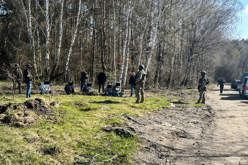 14 osób zajmujących się nielegalnym obrotem odpadami