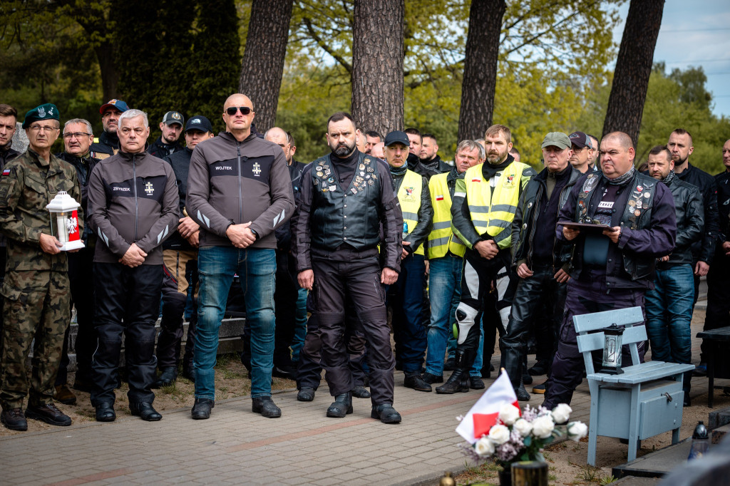 Oddali hołd poległym żołnierzom. Poruszający gest