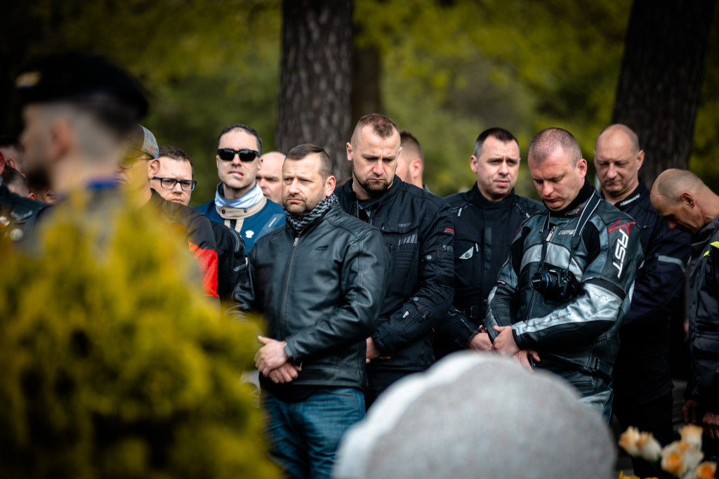 Oddali hołd poległym żołnierzom. Poruszający gest