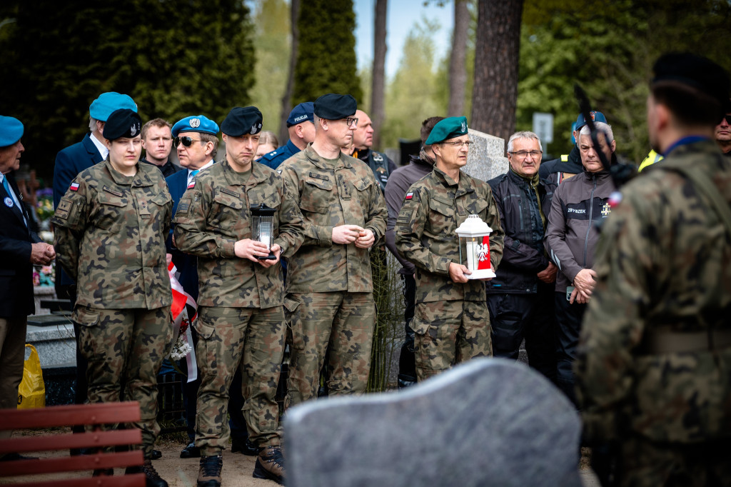 Oddali hołd poległym żołnierzom. Poruszający gest