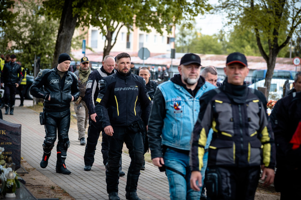 Oddali hołd poległym żołnierzom. Poruszający gest