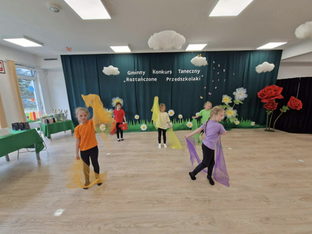 Roztańczone przedszkolaki opanowały Stare Jabłonki