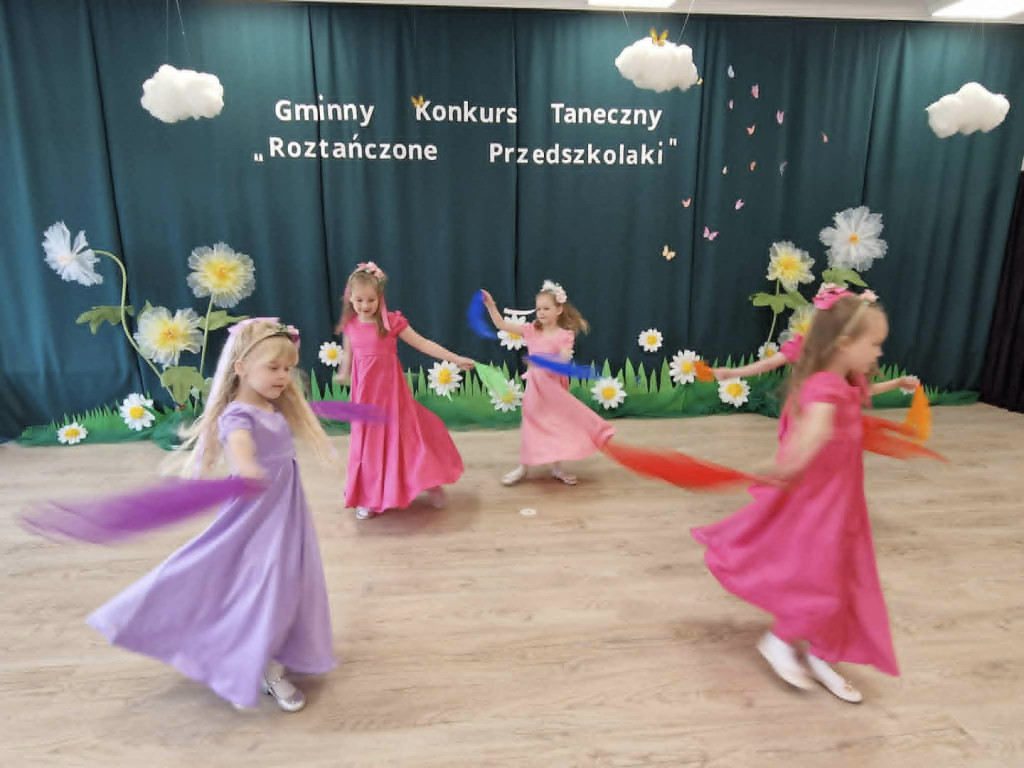 Roztańczone przedszkolaki opanowały Stare Jabłonki