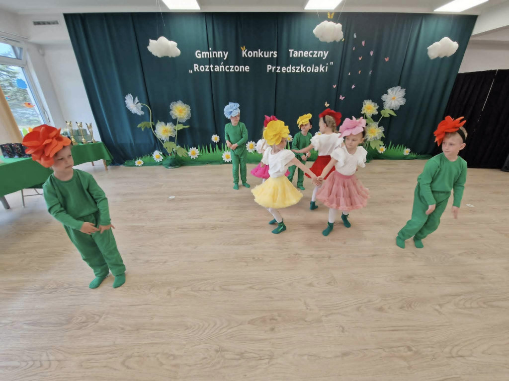 Roztańczone przedszkolaki opanowały Stare Jabłonki