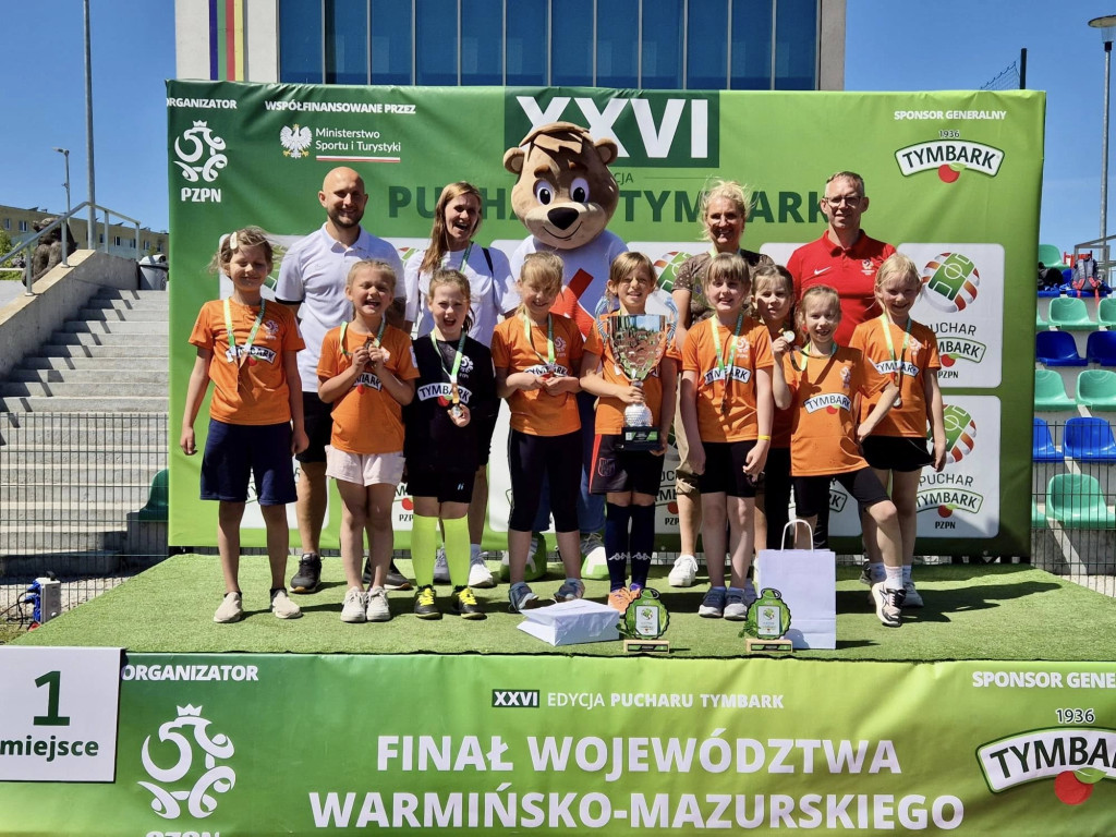 Piłkarki z SP4 w Ostródzie zdobyły województwo