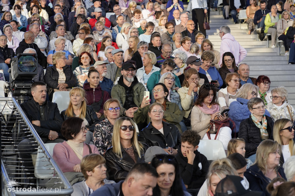 Ostróda: Gwiazdy śpiewały Grechutę