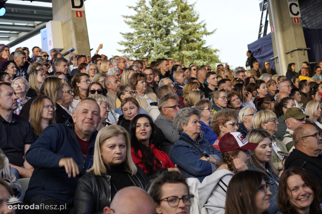 Ostróda: Gwiazdy śpiewały Grechutę