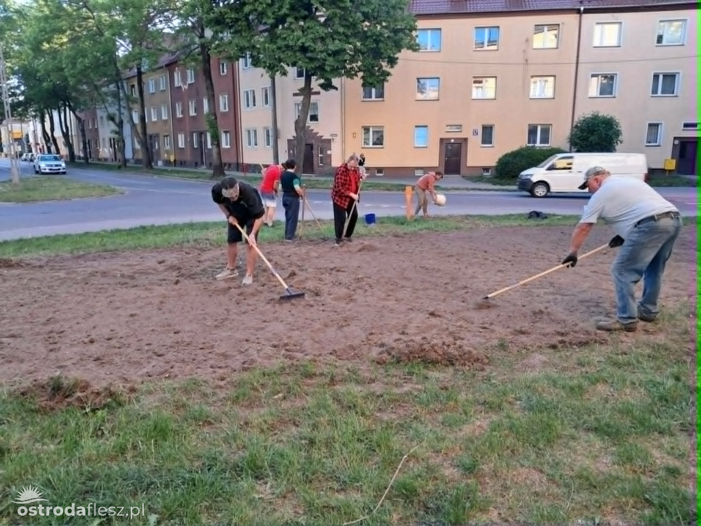 Mieszkańcy wspólnie upiększają osiedle Centrum