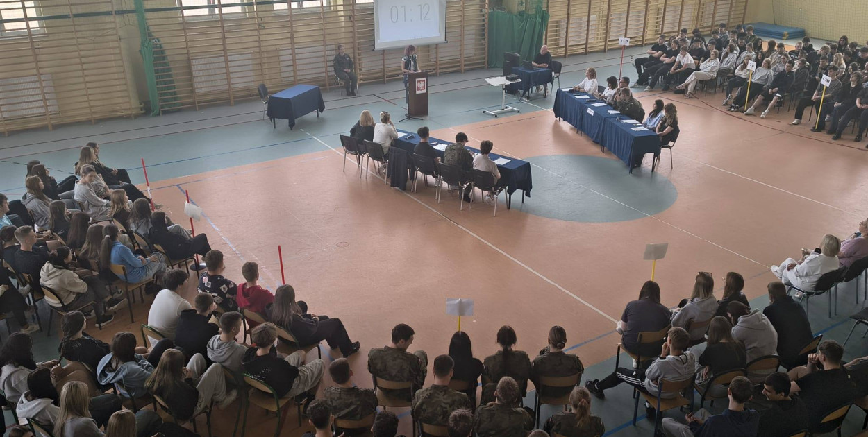 Gorąca debata oksfordzka w morąskim ZSZiO