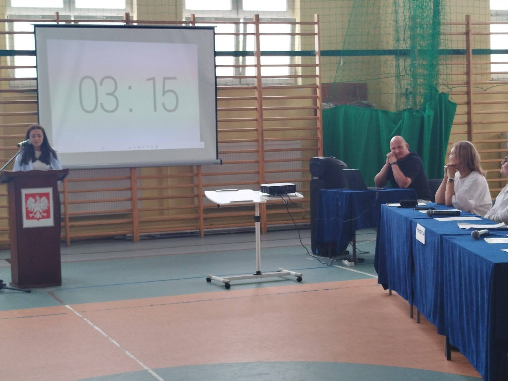 Gorąca debata oksfordzka w morąskim ZSZiO