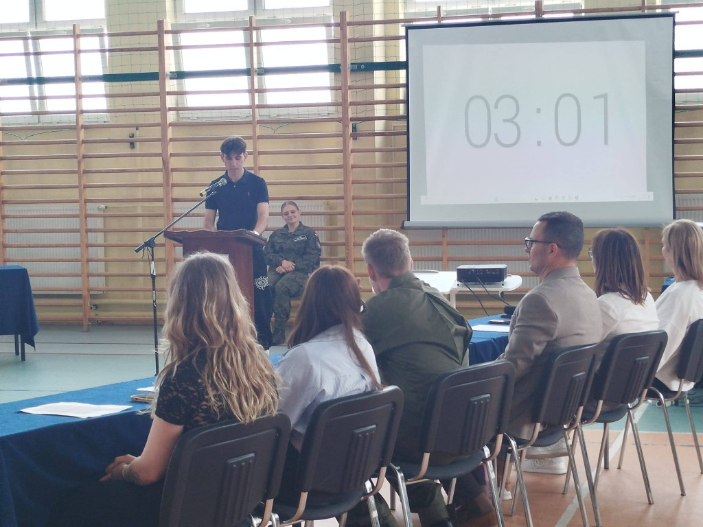Gorąca debata oksfordzka w morąskim ZSZiO