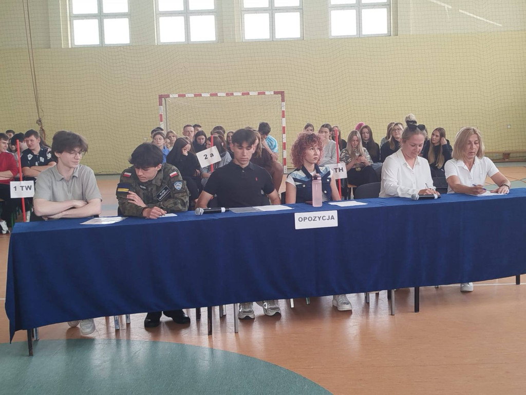 Gorąca debata oksfordzka w morąskim ZSZiO