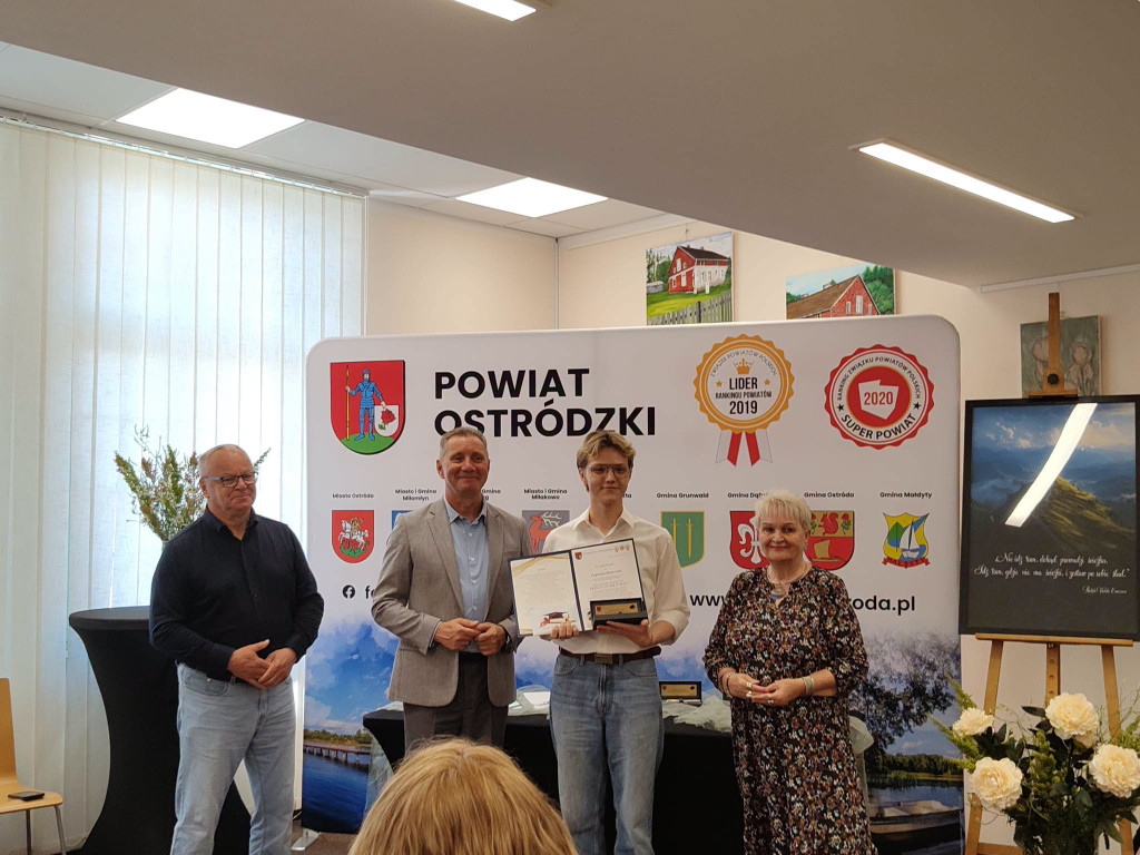To najlepsi absolwenci szkół średnich w powiecie