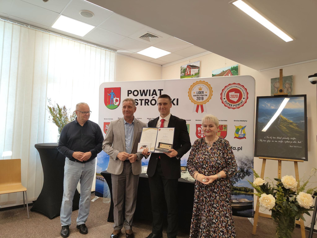 To najlepsi absolwenci szkół średnich w powiecie