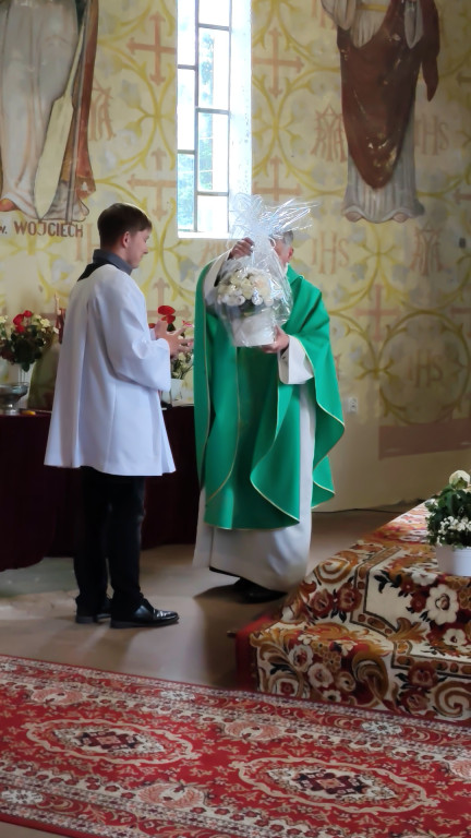Parafianie podziękowali proboszczowi z Durąga