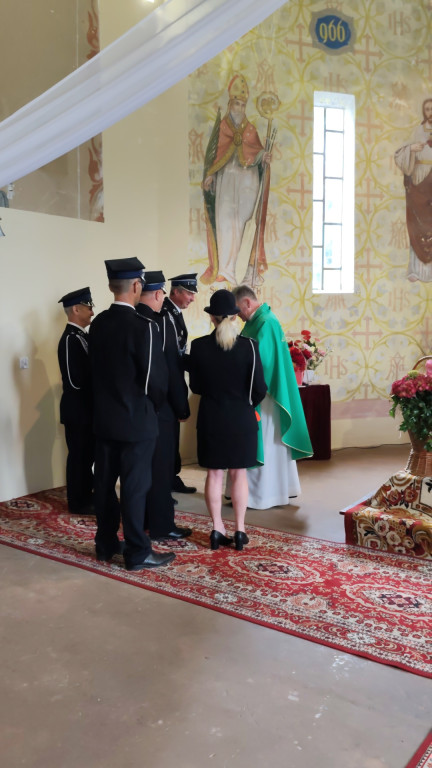 Parafianie podziękowali proboszczowi z Durąga
