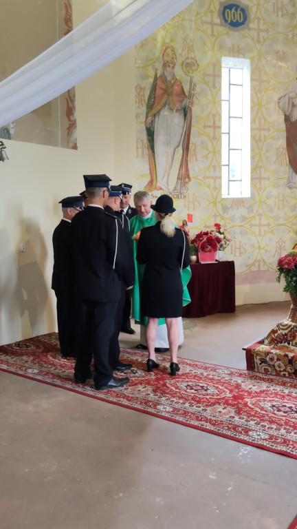 Parafianie podziękowali proboszczowi z Durąga