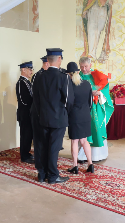 Parafianie podziękowali proboszczowi z Durąga