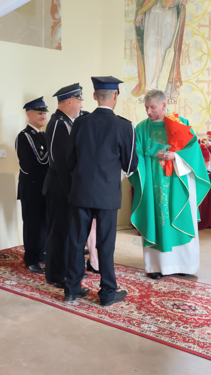 Parafianie podziękowali proboszczowi z Durąga