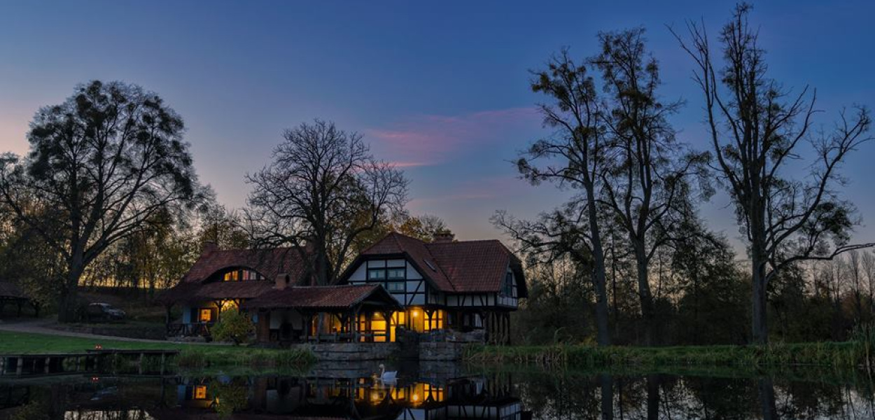 DOM ZNANY Z SERIALU "PENSJONAT NAD ROZLEWISKIEM" WYSTAWIONY NA SPRZEDAŻ!