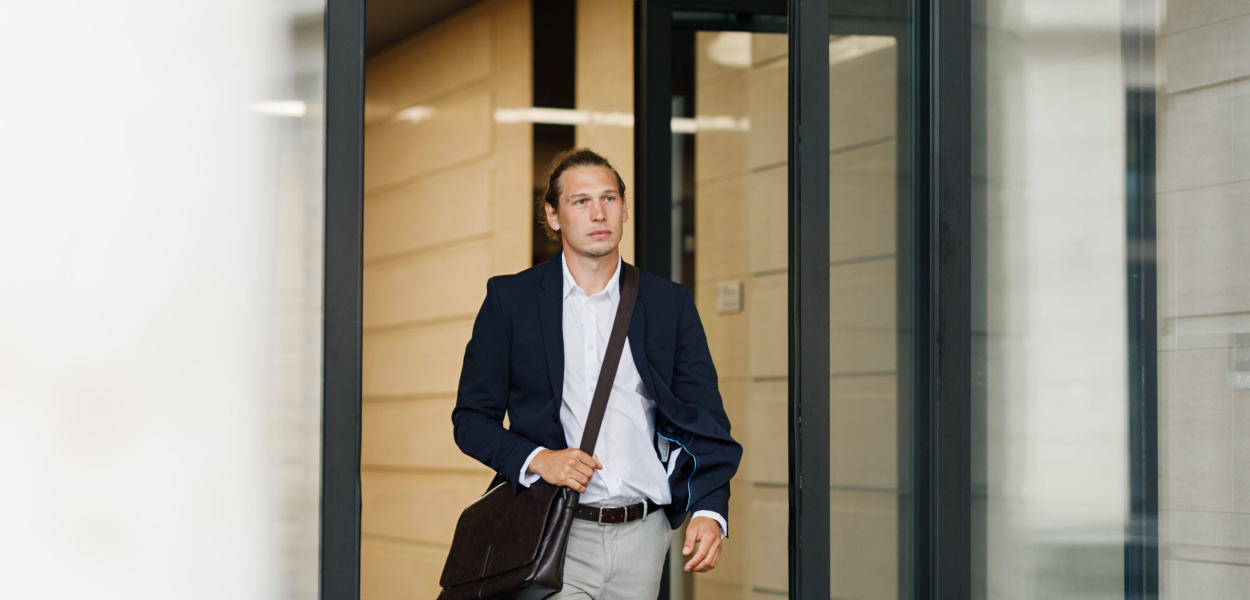 MĘSKA SASZETKA NA LATO - PRAKTYCZNY I KLASYCZNY DODATEK