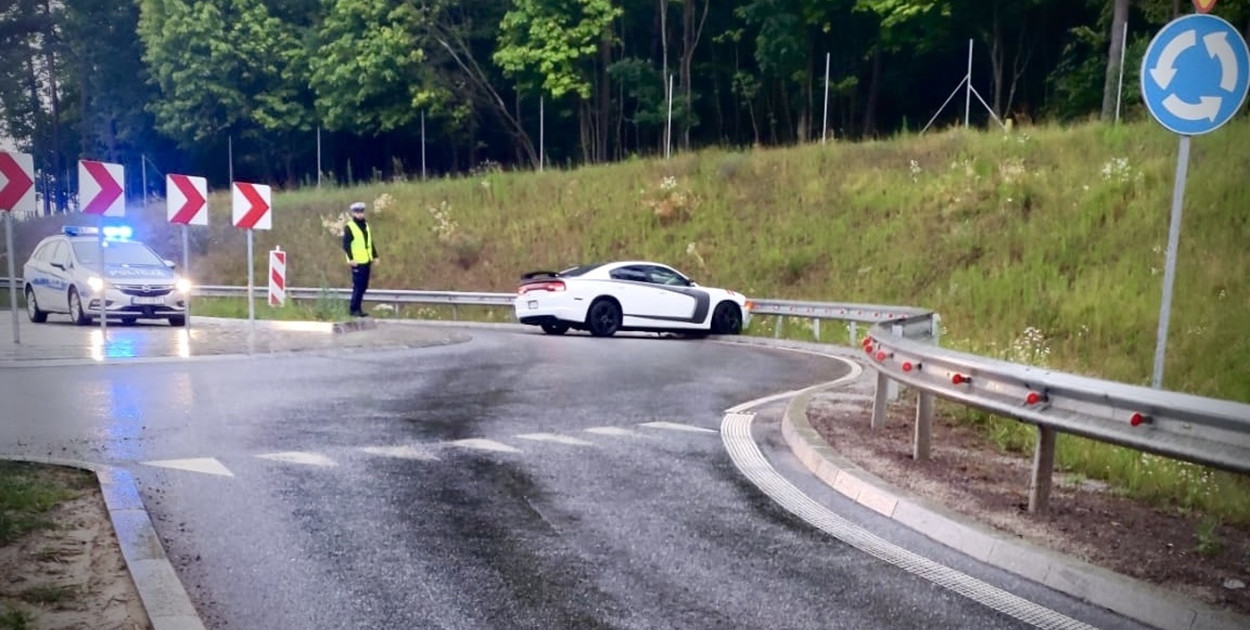 "Nie wyrobił się" na rondzie na S5 w okolicy Samborowa