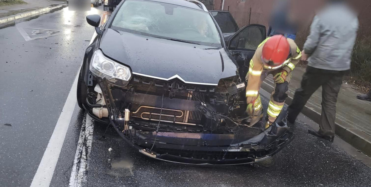 Zderzenie ciężarówki z osobówką w Samborowie