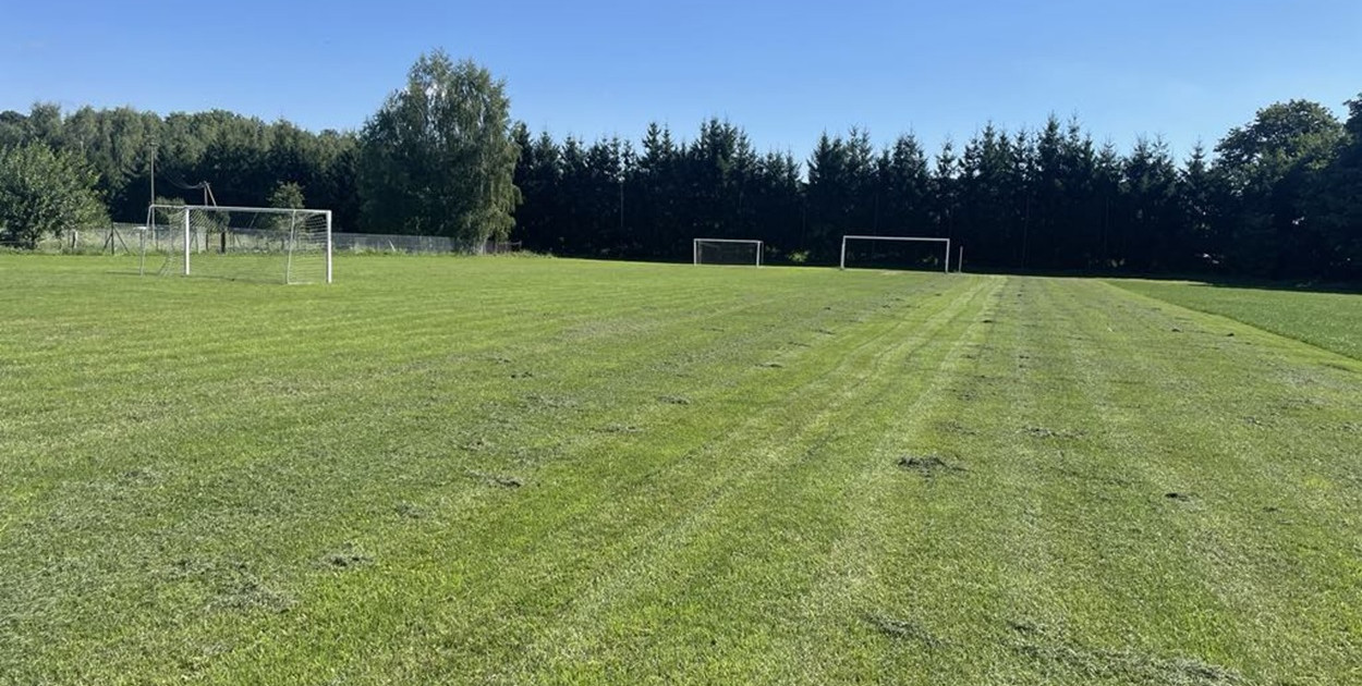 Zawodnicy Mewy Smykowo będą teraz grać na zmodernizowanym boisku