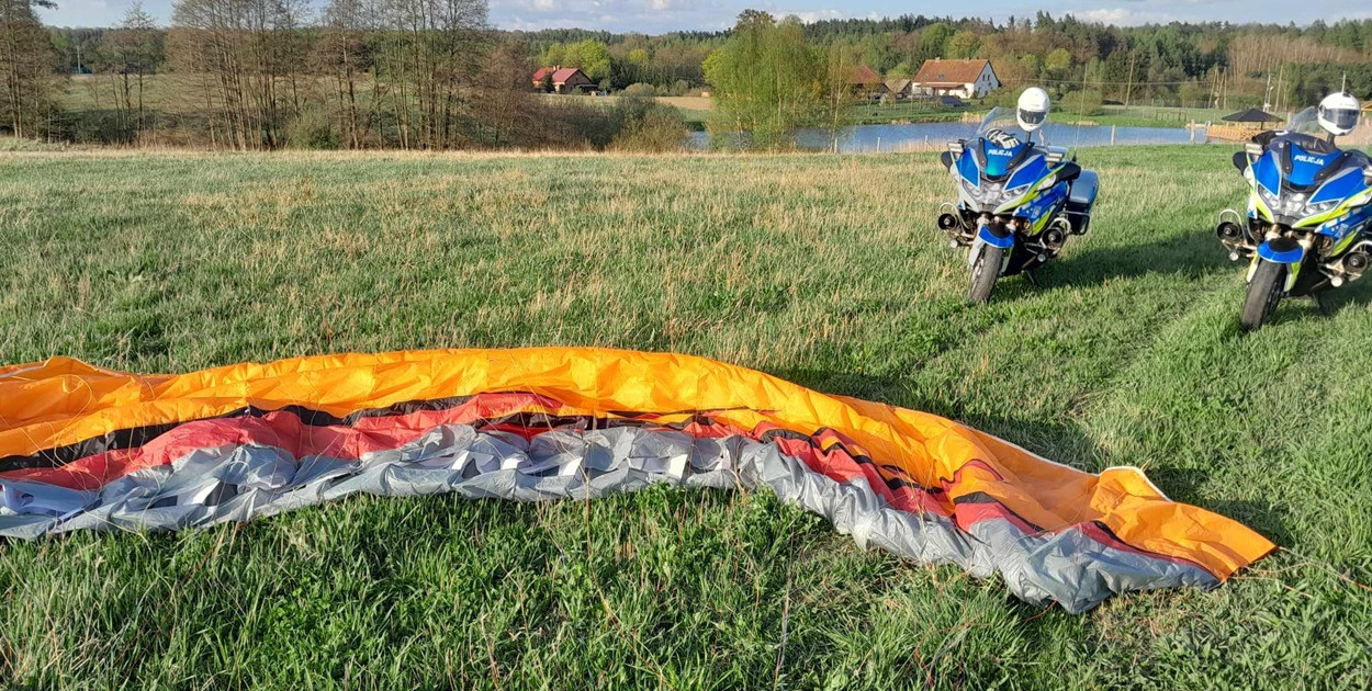 Wypadek paralotni w gminie Małdyty! Paralotniarz zabrany do szpitala