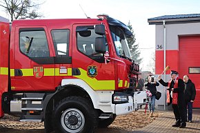 OSP Reszki otrzymało nowy wóz strażacki i garaż-11549