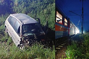 Zderzenie pociągu z samochodem osobowym-11781