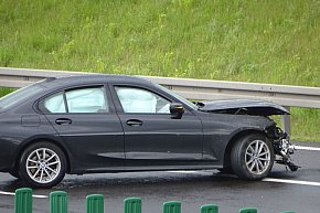Dwa zdarzenia na S7: bmw i audi uderzyły w bariery-12493
