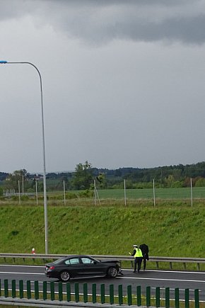 Dwa zdarzenia na S7: bmw i audi uderzyły w bariery-12493