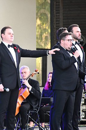 10 Tenorów zachwyciło publiczność w Ostródzie-12592