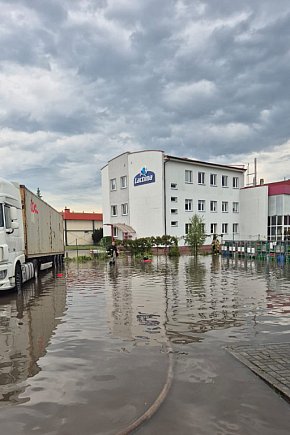 Podtopienia, zalania w Morągu po ulewach i burzach-12672