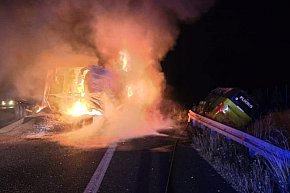 Zderzenie ciężarówki, autobusu i osobówki na S7!-12696