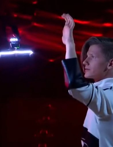 Pokaz z dronami z udziałem ostródzianina Kamila Dzilińskiego w Mam Talent TVN-90113