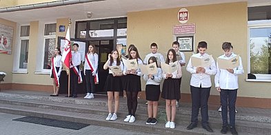 Społeczność Szkoły Podstawowej w Słoneczniku upamiętniła swoją patronkę-90467