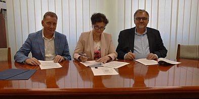 Podpisano umowy na remont dróg: Grabinek - Grabin oraz w Idzbarku-90560